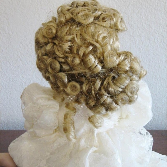 Victorian Lace Collection by Mary Stevens. Alicia - Picture 5 of 16